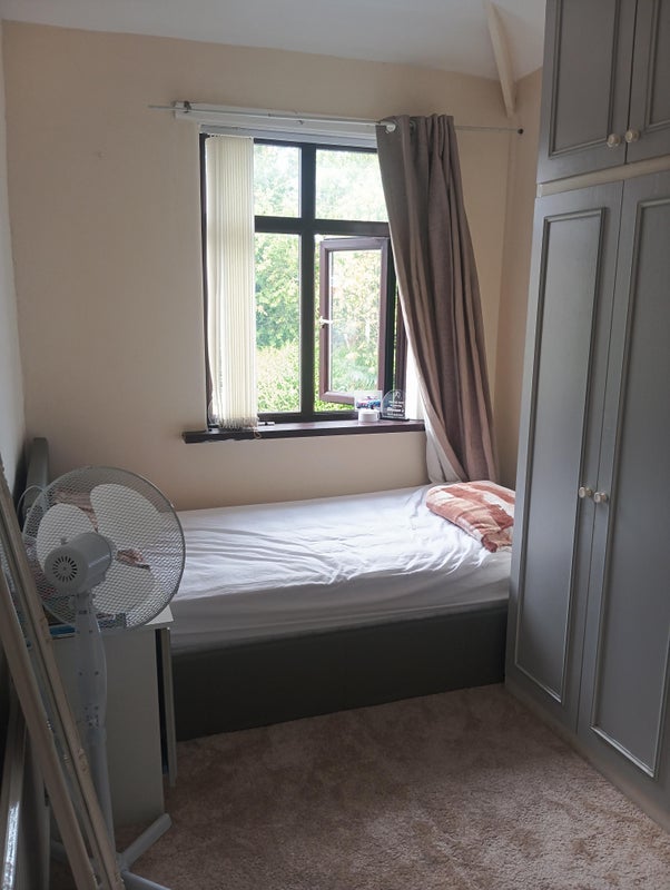 Room Railway Road in Trafford