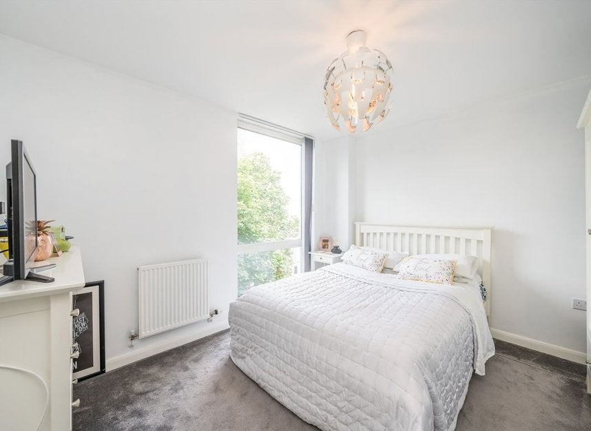 Flat Great West Road in Greater London