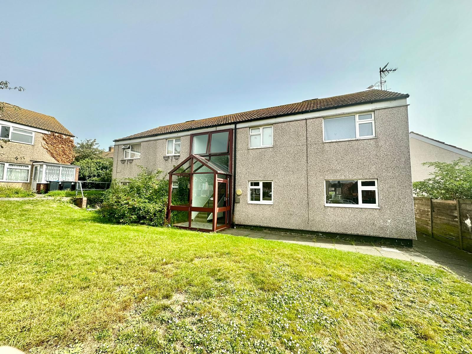 Flat Dane Gardens in Thanet