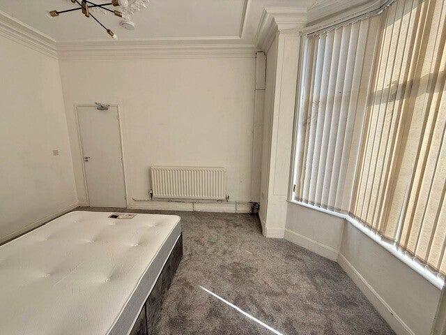 Room Walthall Street in Crewe