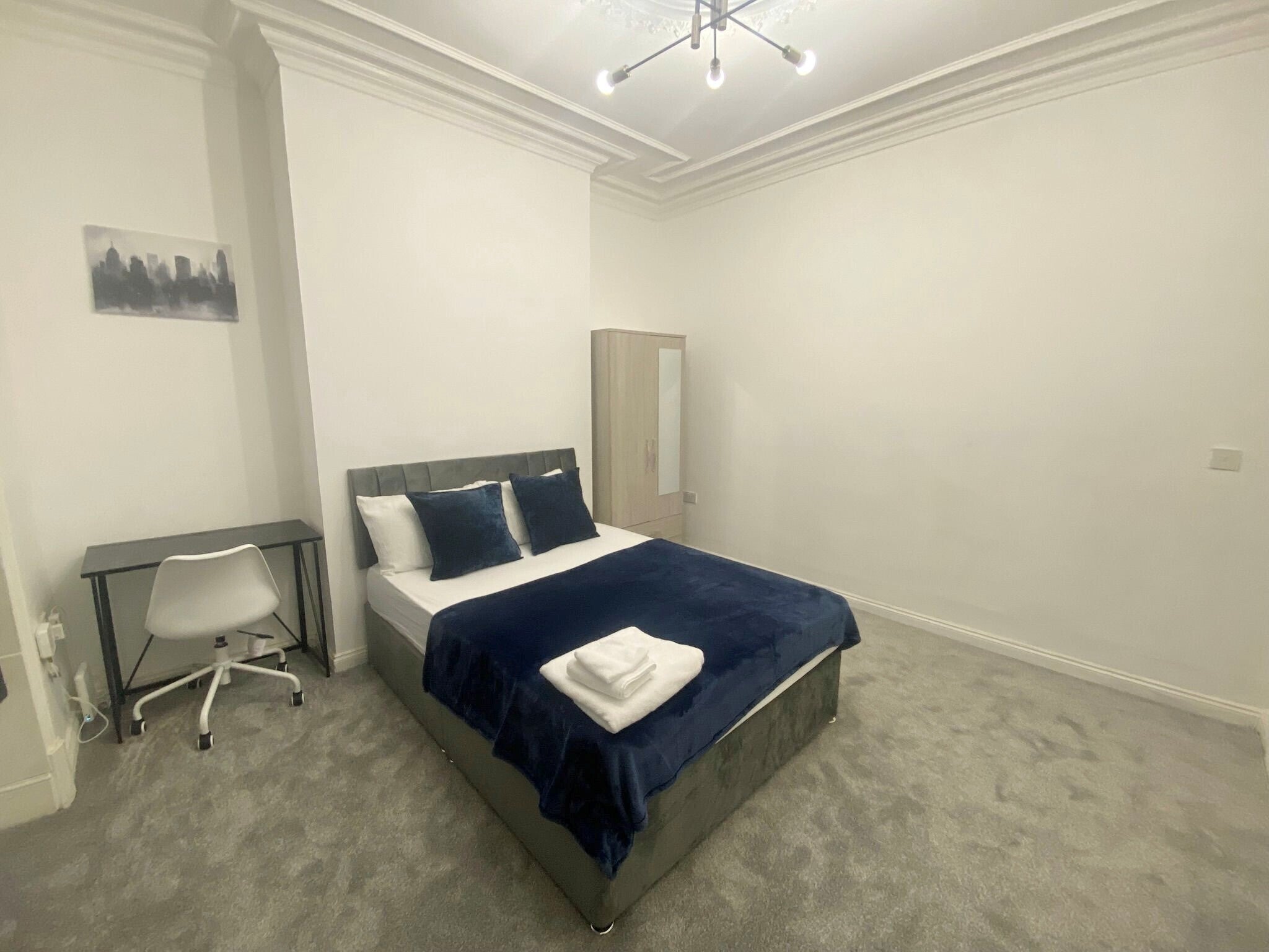 Room Walthall Street in Crewe