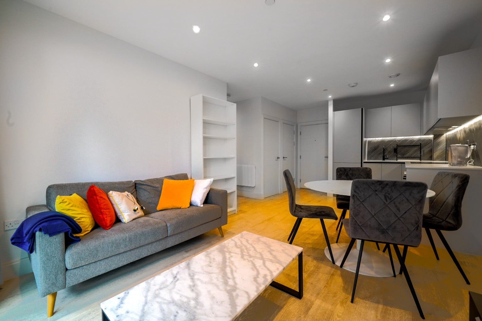Flat Bristol Way in Slough