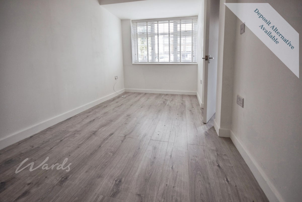 Room Wheatcroft Grove in Rainham