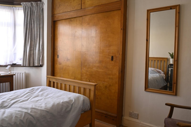 Room Quemerford Road in Greater London