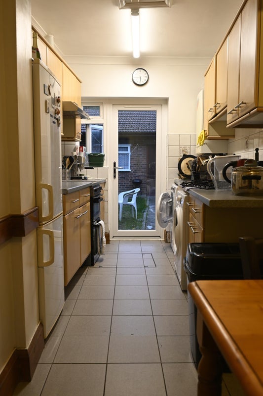 Room Quemerford Road in Greater London
