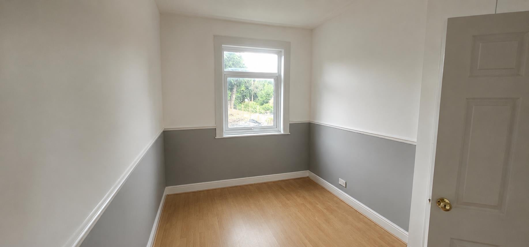 Flat Woolstone Road in Greater London