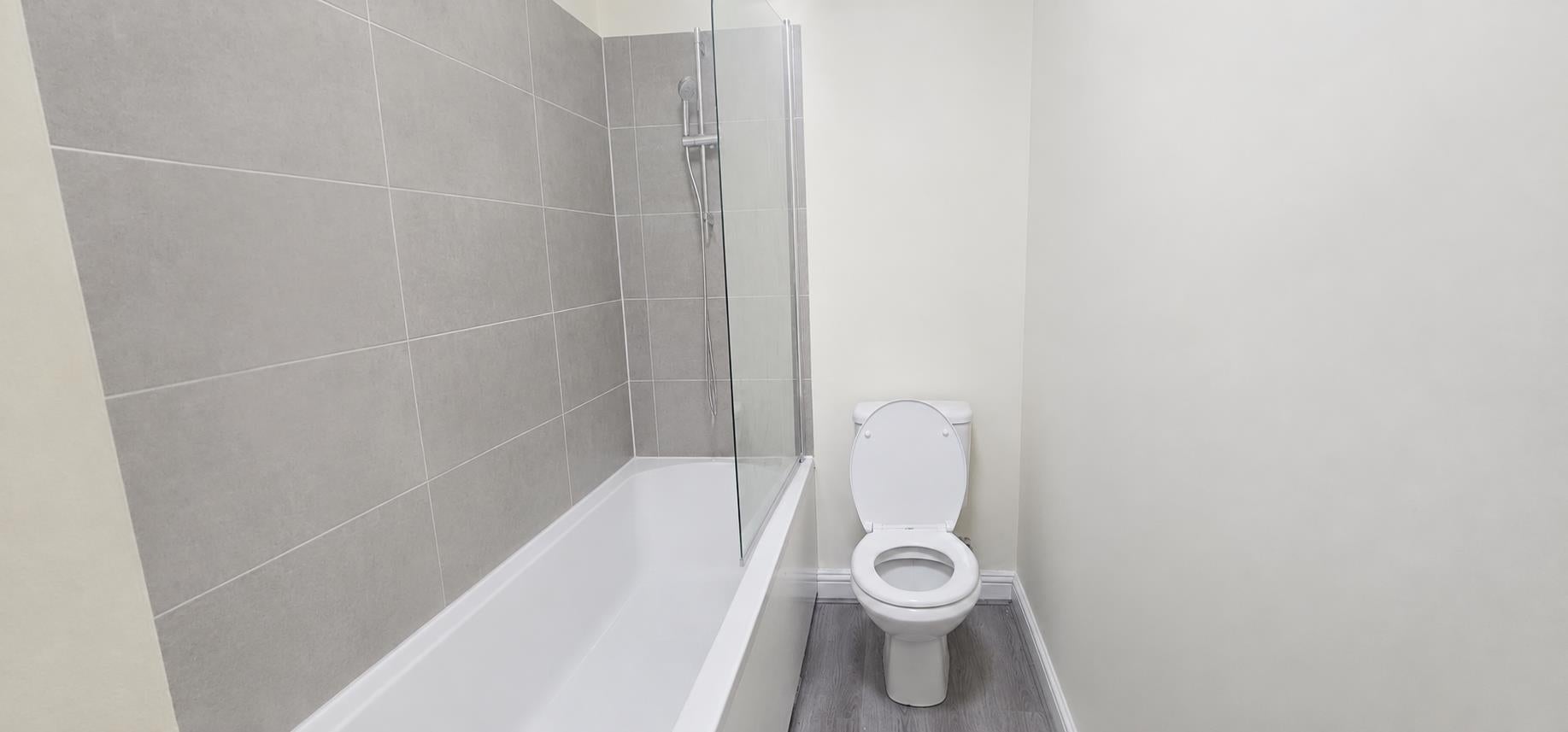 Flat Woolstone Road in Greater London