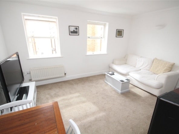 Flat Godwin Court in Swindon