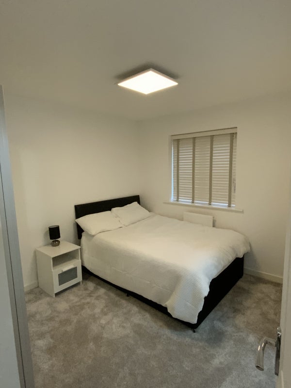Room Owens Road in Coventry