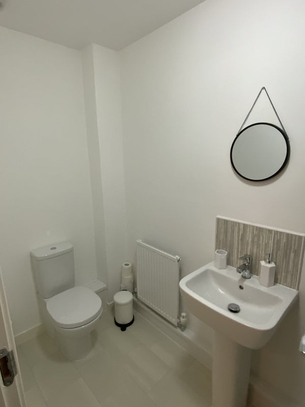 Room Owens Road in Coventry