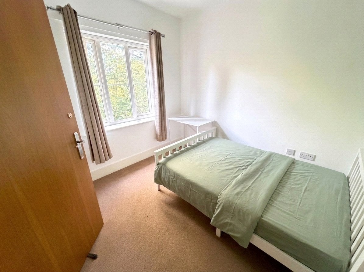 Flat Jekyll Close in Bristol