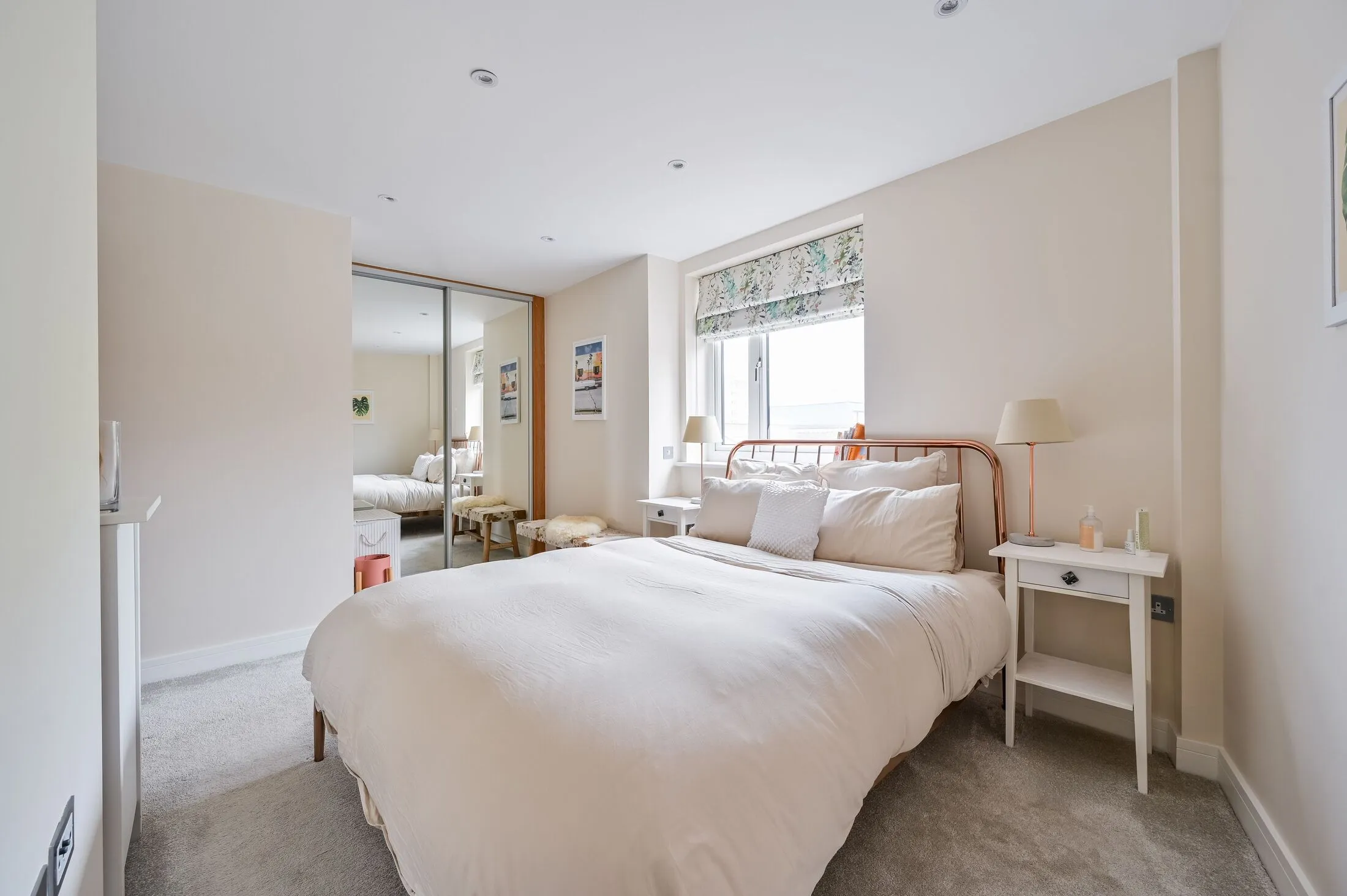 Flat Cavell Street in Greater London