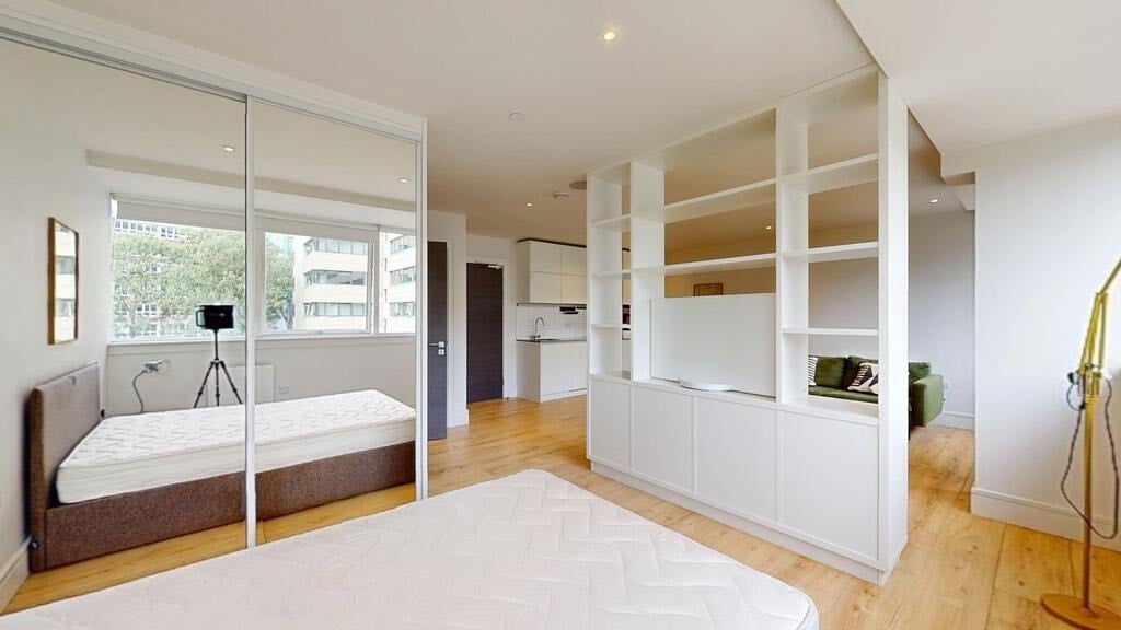 Flat Humphry Repton Lane in Greater London