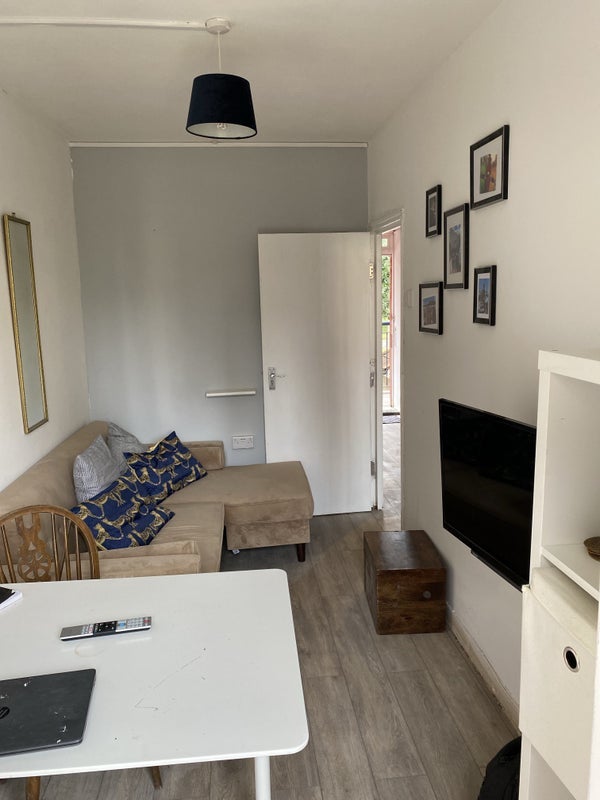Room Ellen Street in Greater London