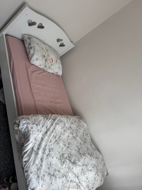 Room Dales Park Drive in Salford