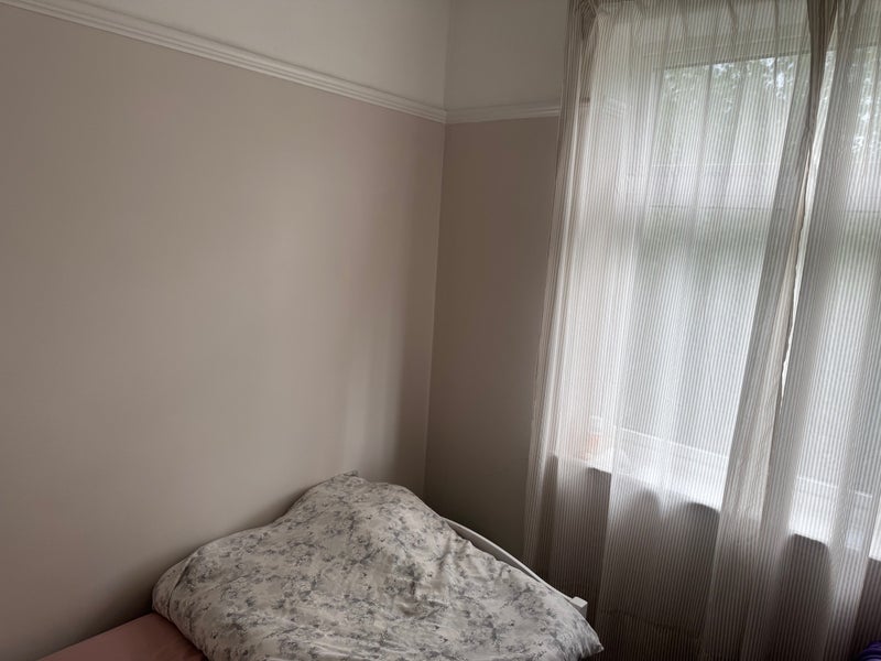 Room Dales Park Drive in Salford
