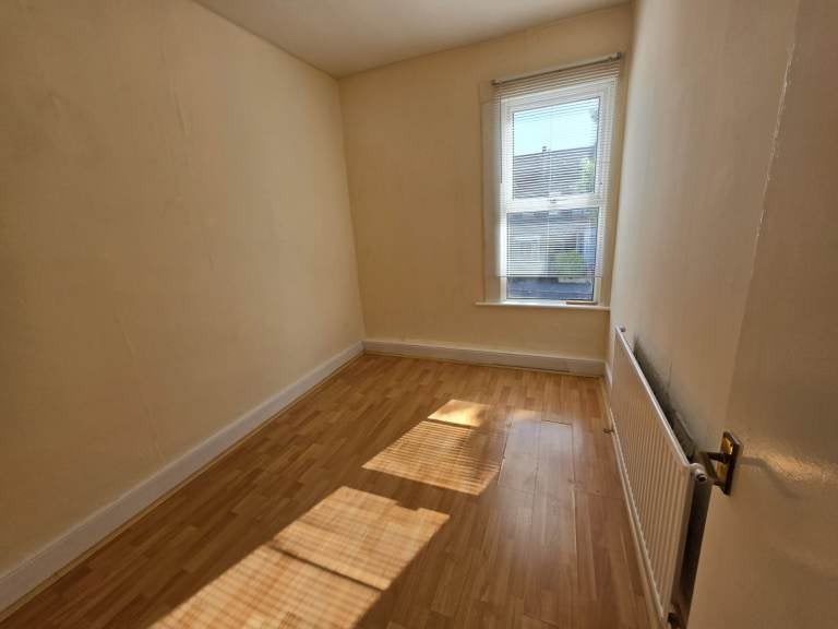 Flat Birkbeck Road in Greater London