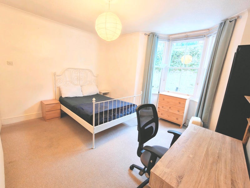 Room Fraser Street in Bristol