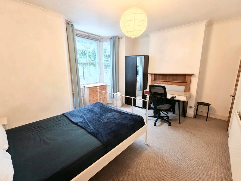 Room Fraser Street in Bristol