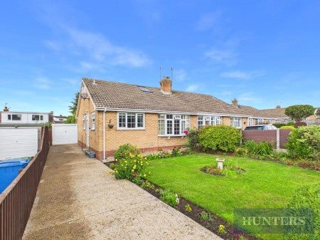 House Estill Close in Cayton