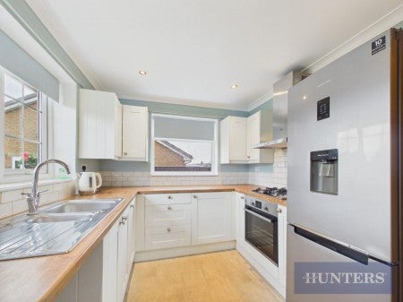 House Estill Close in Cayton