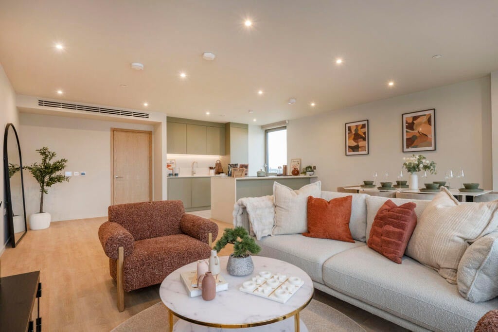 Flat Selsdon Way in Greater London