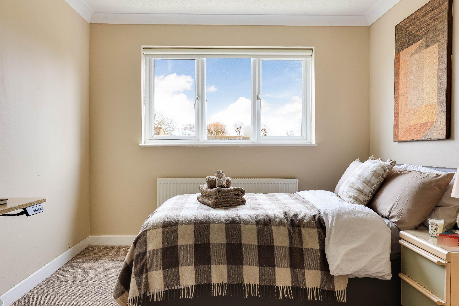 Room Neville Road in Cambridge