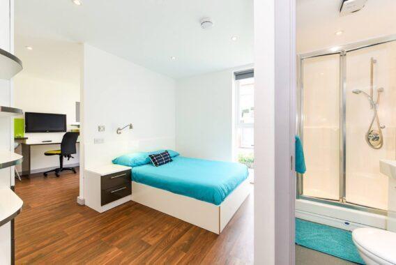 Room Hull Road in York