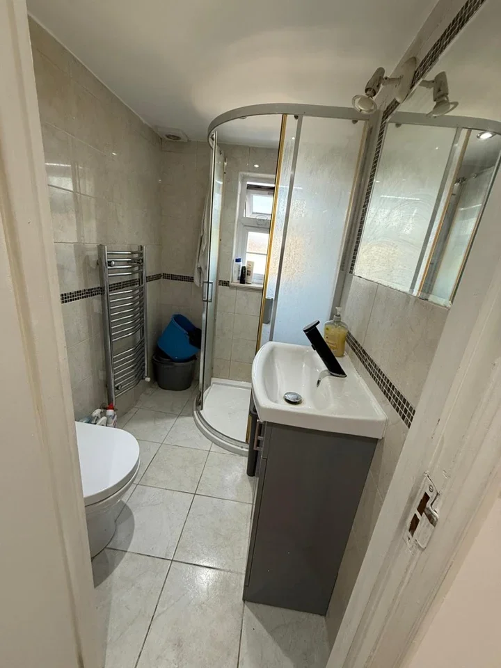Room Park Avenue in Greater London