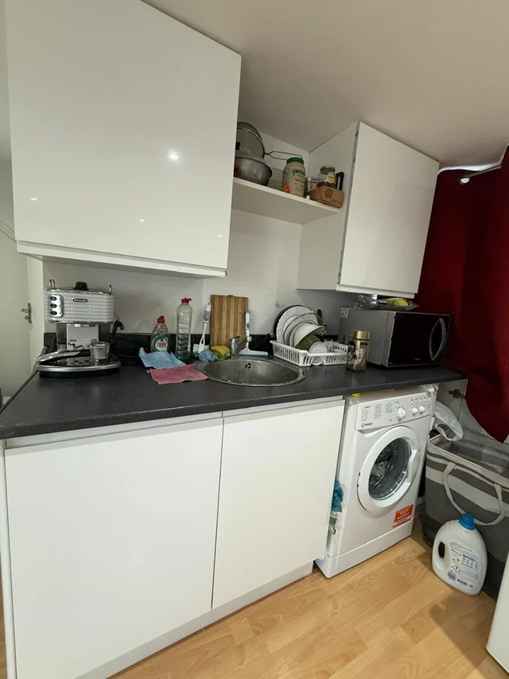 Room Park Avenue in Greater London