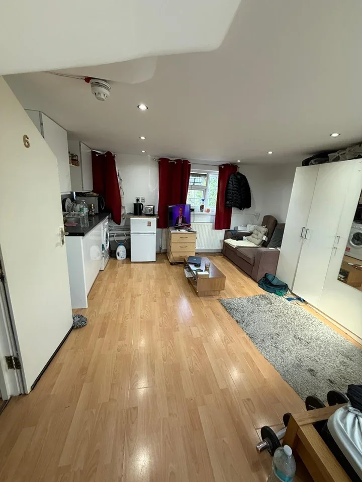 Room Park Avenue in Greater London