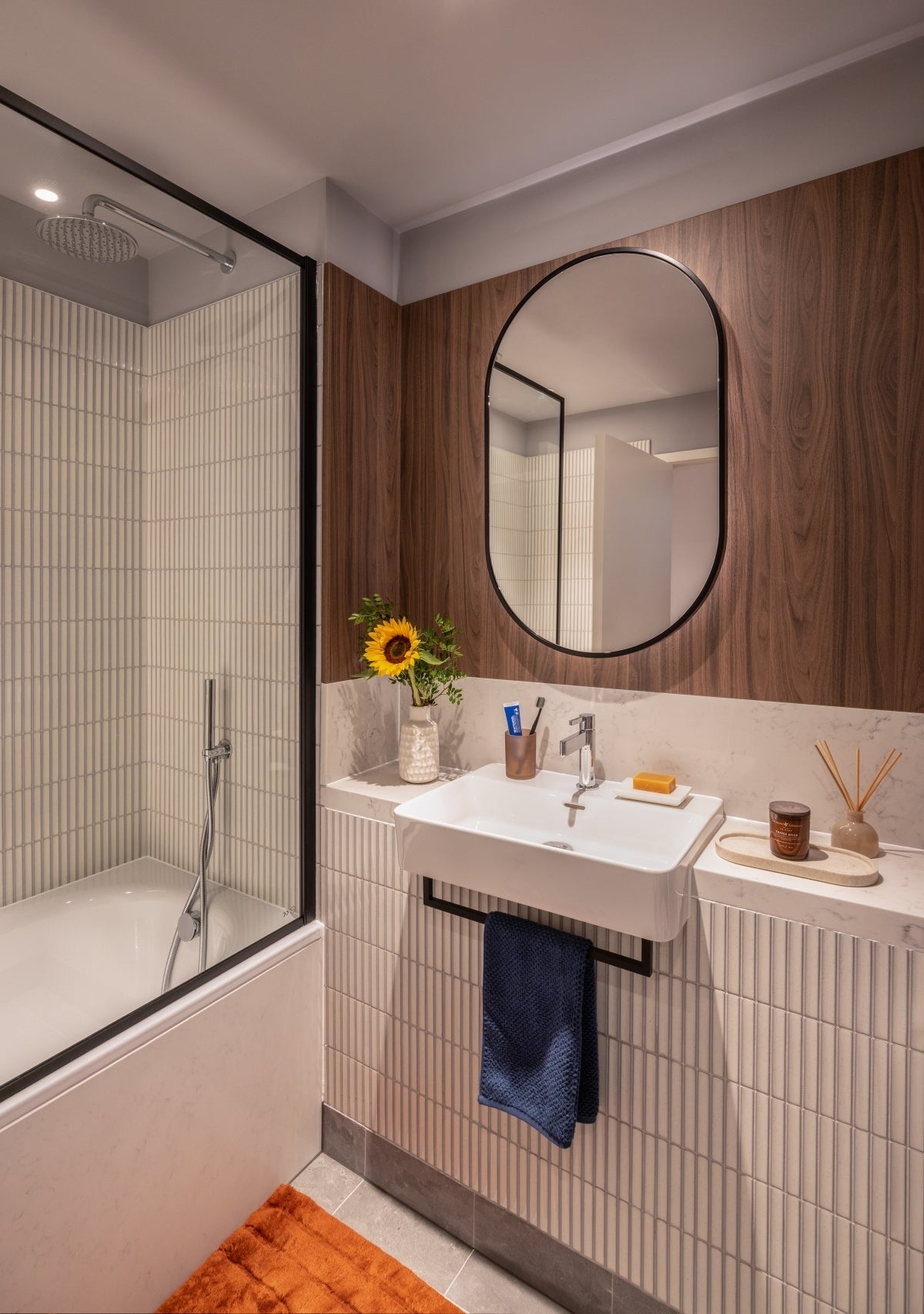 Flat Daneland Walk in Greater London