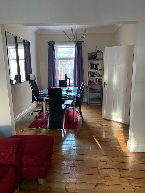 Room Geere Road in Greater London