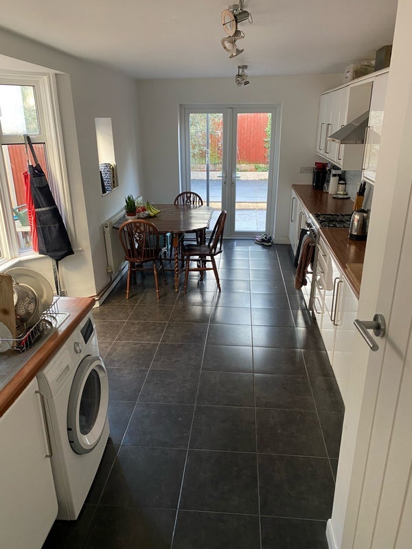 Room Geere Road in Greater London