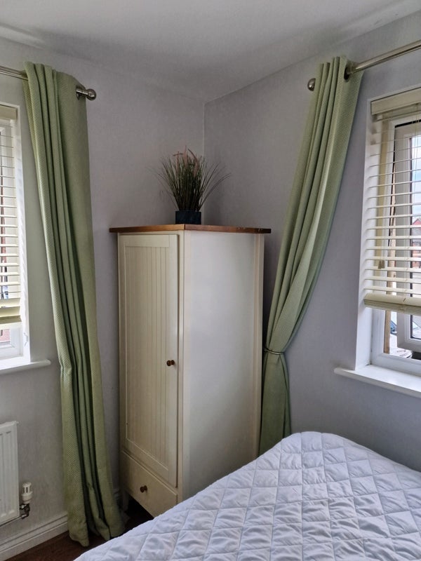 Room Portland Drive in Barry