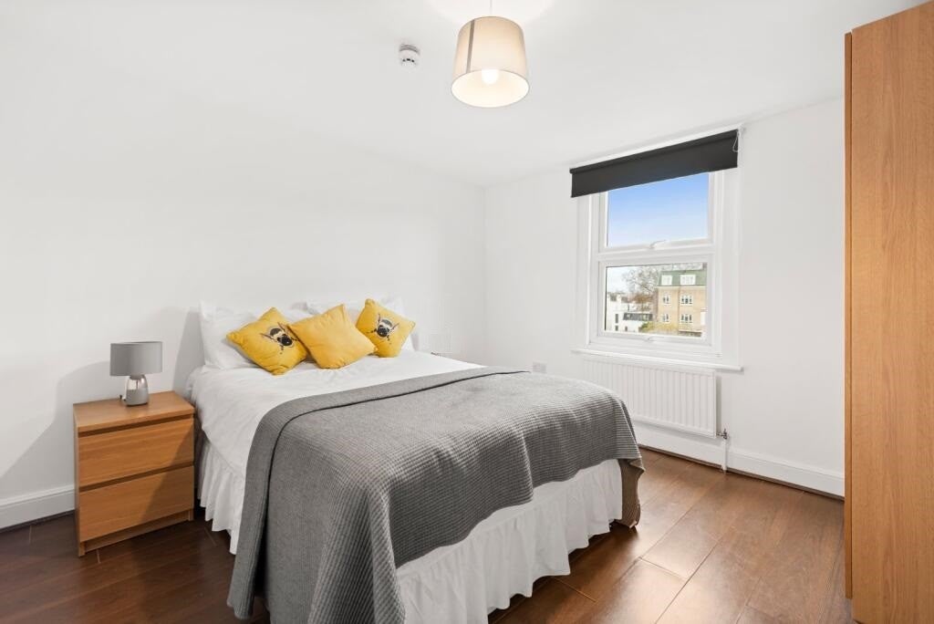 Flat West Cromwell Road in Greater London