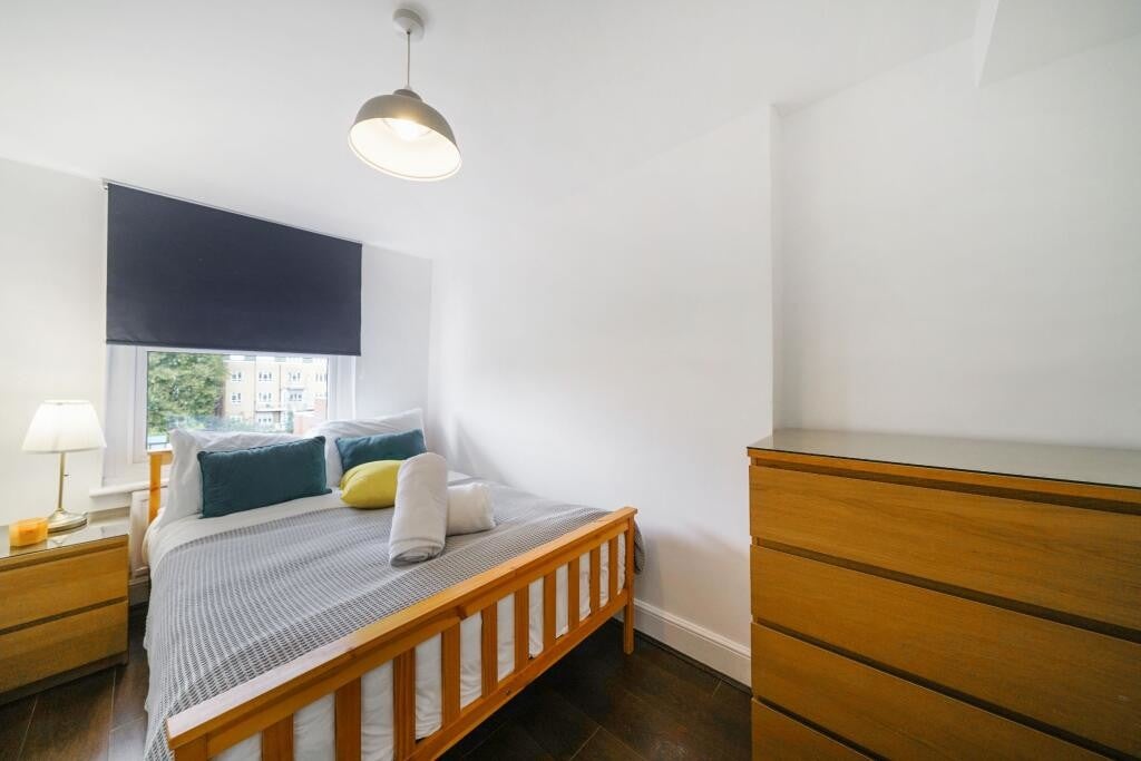 Flat West Cromwell Road in Greater London