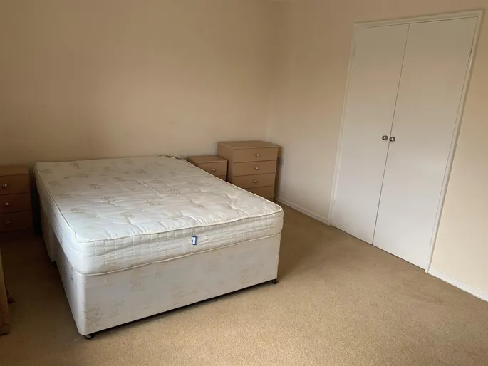 Flat Bramcote Lane in Nottingham