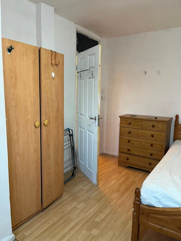Room Mancroft Walk in Manchester