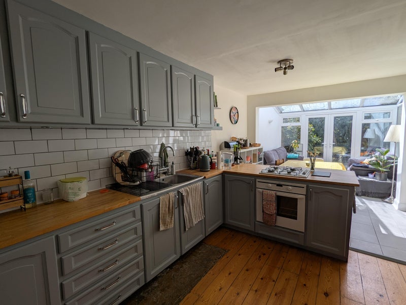Room Leander Road in Greater London