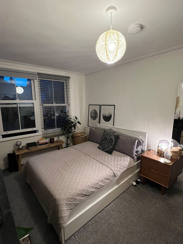 Room Leander Road in Greater London