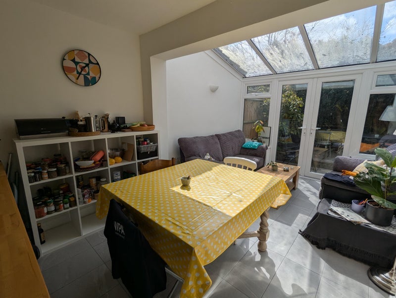 Room Leander Road in Greater London
