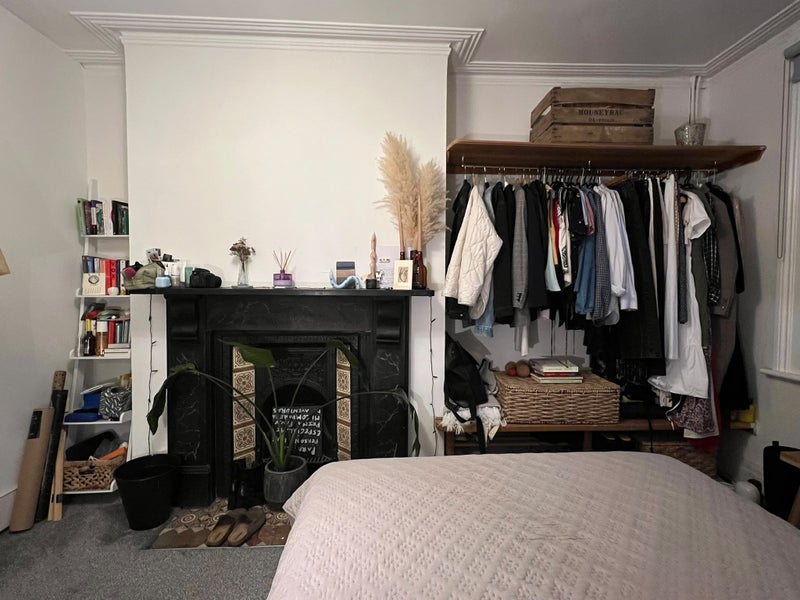 Room Leander Road in Greater London