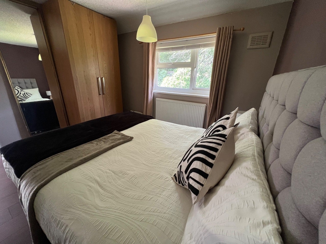 Room Stanhope Road in Salford