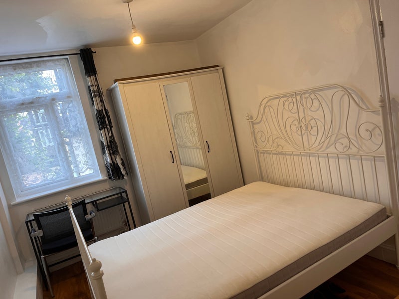 Room Harcourt Road in Greater London