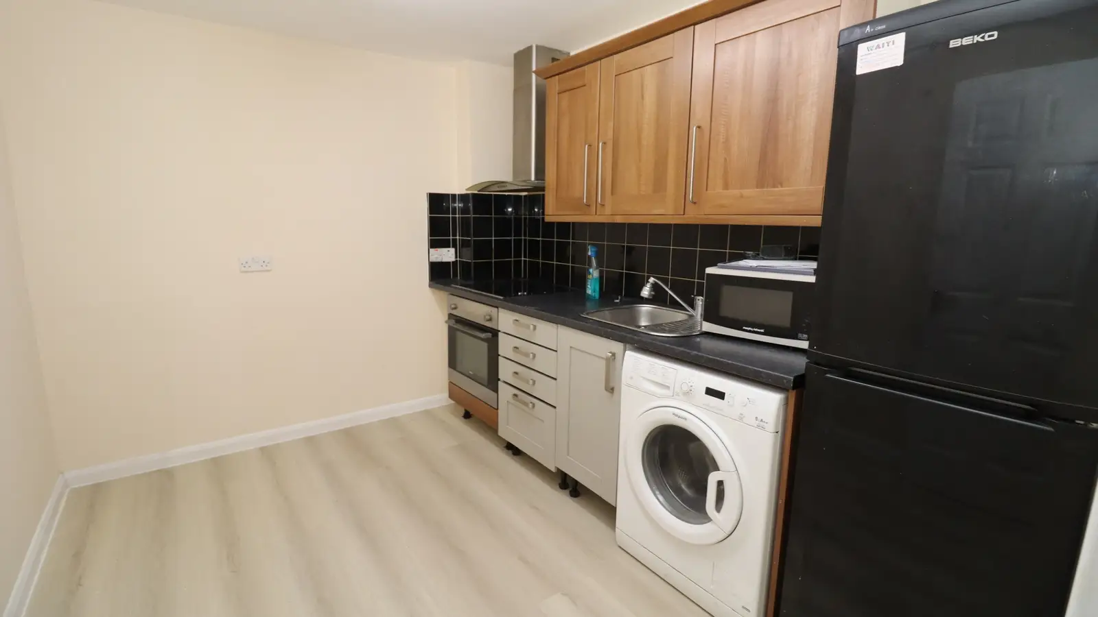 Flat Westferry Road in Greater London