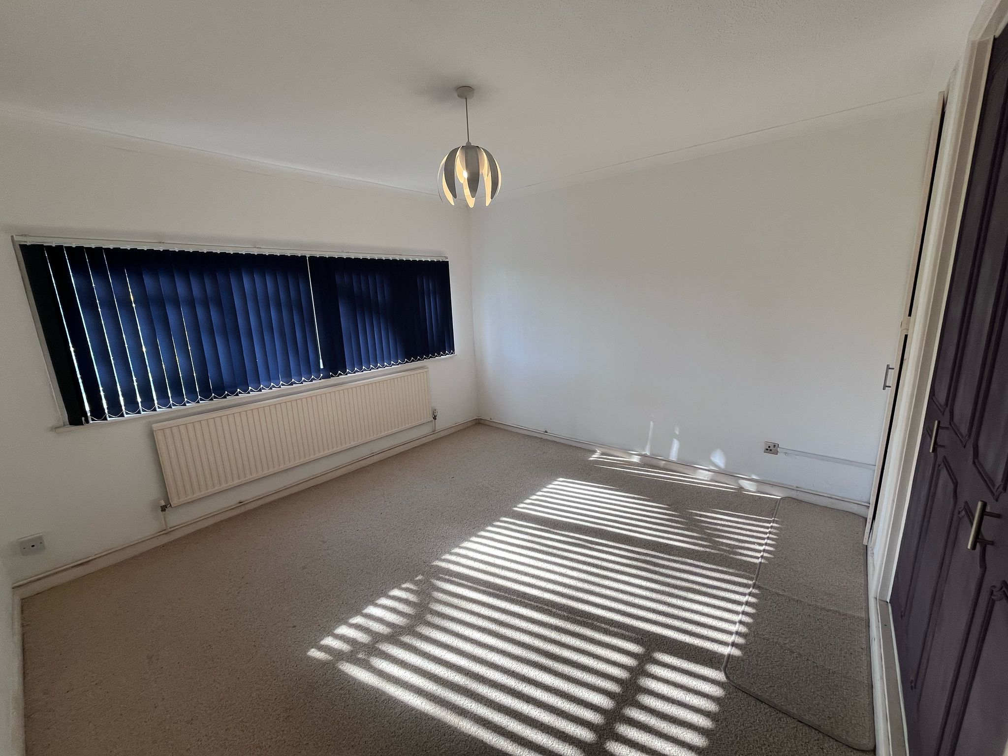 Flat Long Oaks Court in Swansea