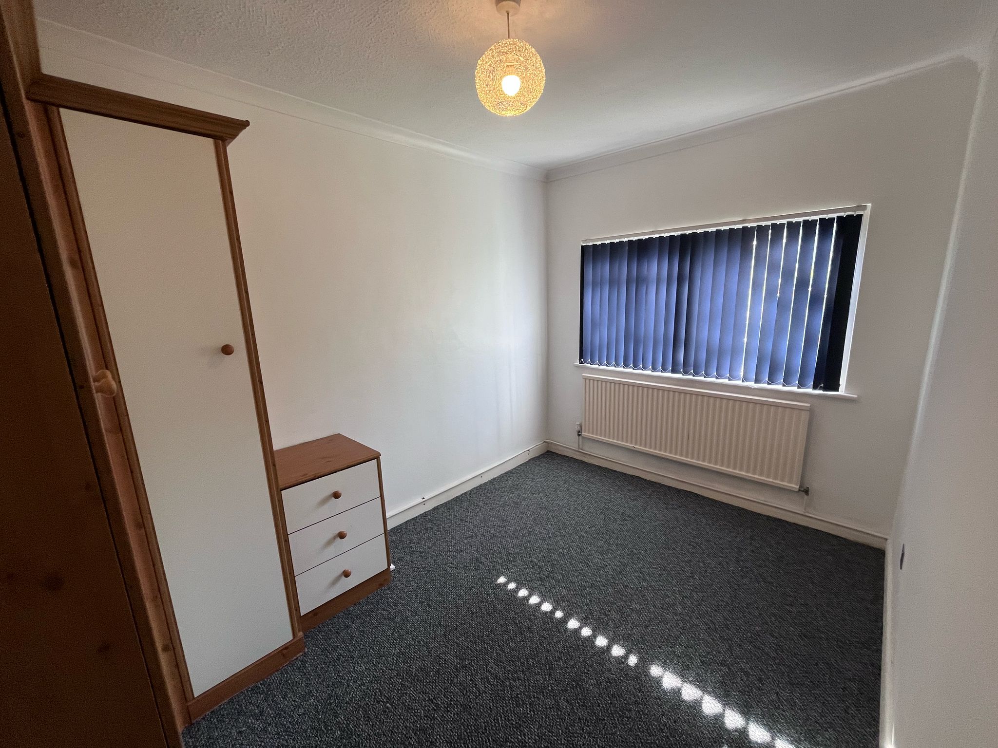 Flat Long Oaks Court in Swansea