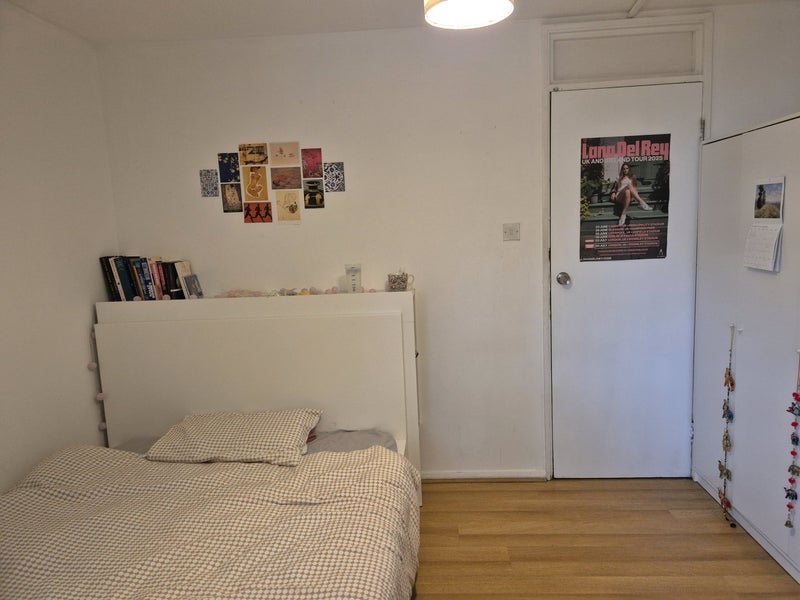 Room Regal Close in Greater London