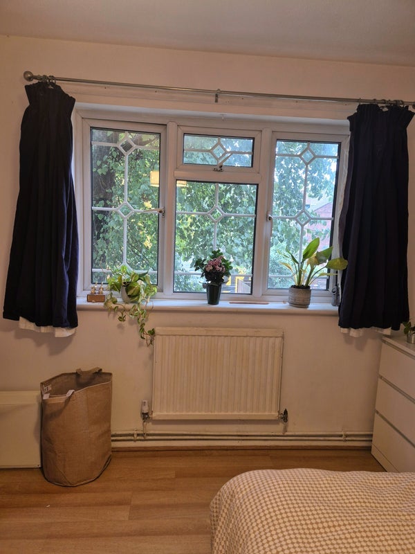 Room Regal Close in Greater London